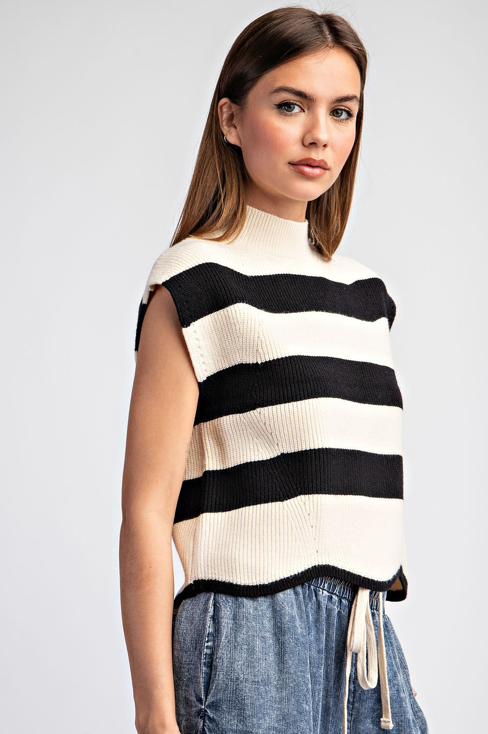 Bk Mock Neck Sleeveless Sweater