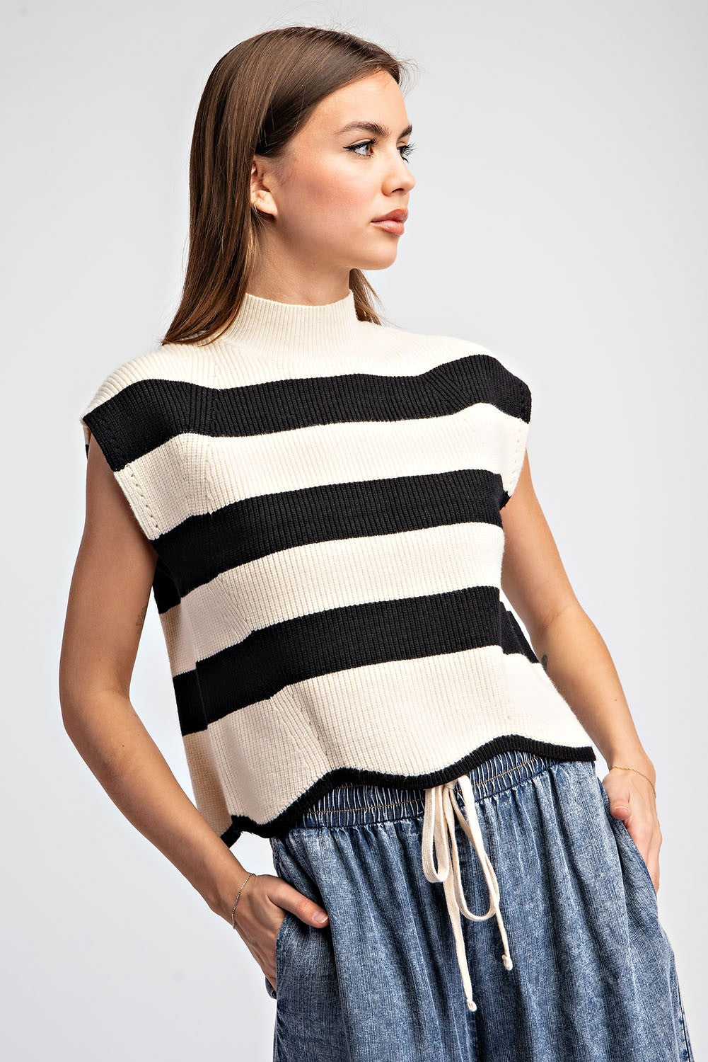Bk Mock Neck Sleeveless Sweater